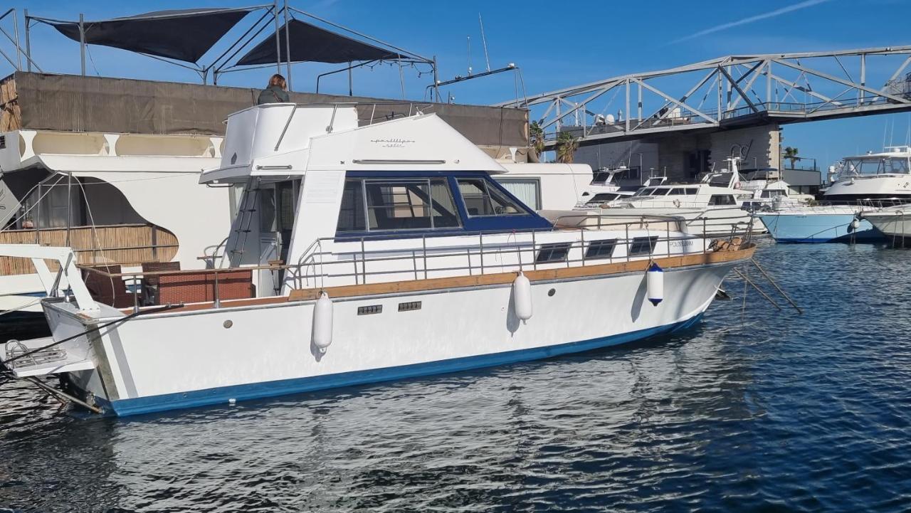 ホテル Charming Boat House In Barcelona With Big Terrace And Solarium サン・アドリア・デ・ベソス エクステリア 写真