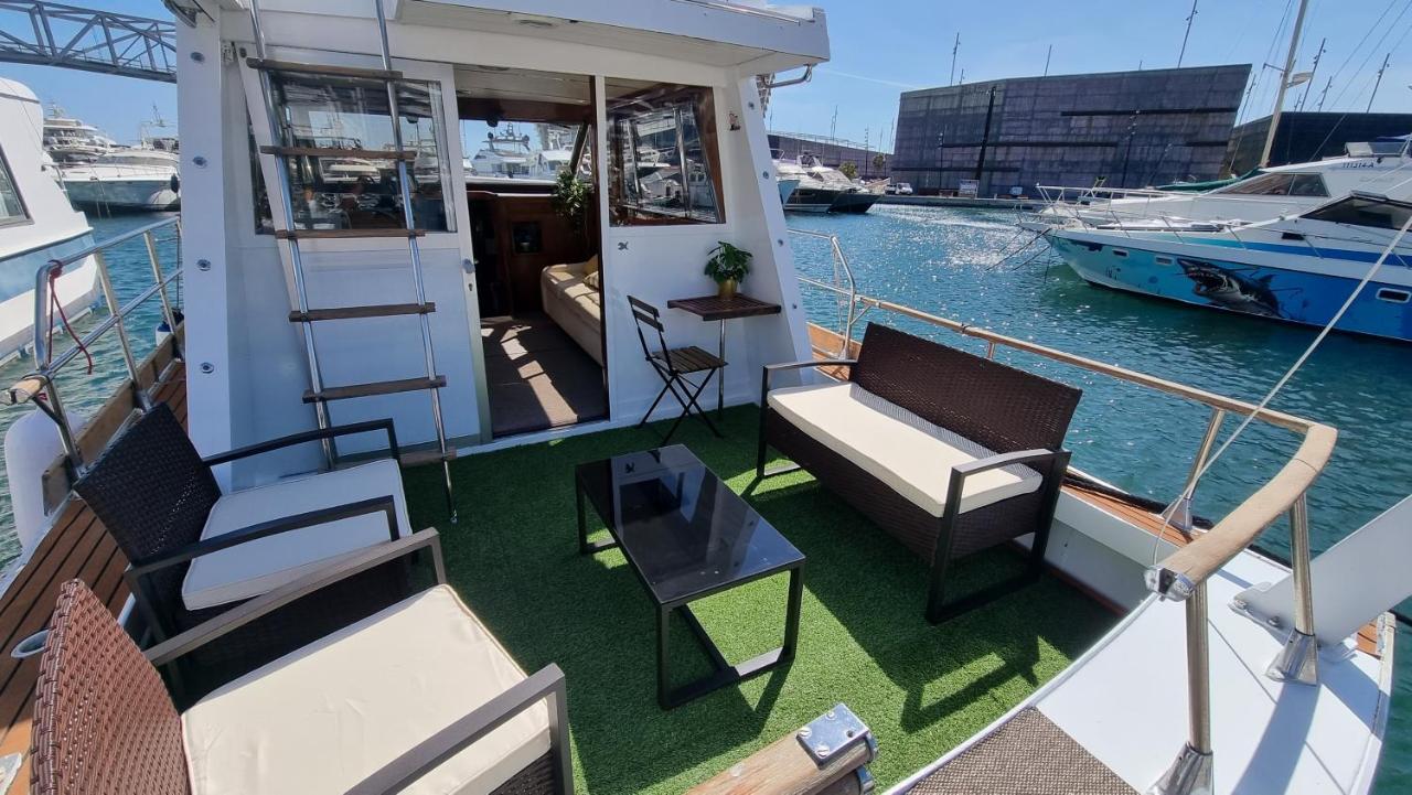 ホテル Charming Boat House In Barcelona With Big Terrace And Solarium サン・アドリア・デ・ベソス エクステリア 写真