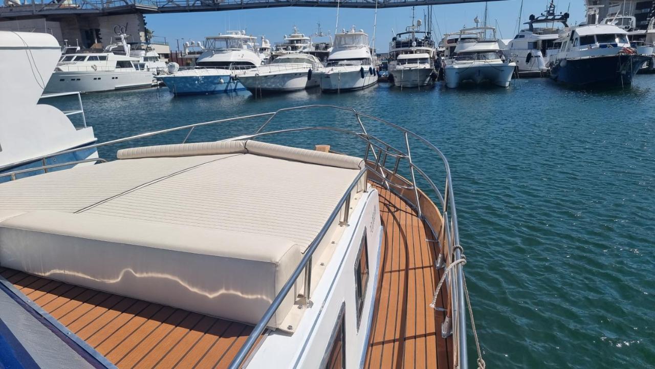 ホテル Charming Boat House In Barcelona With Big Terrace And Solarium サン・アドリア・デ・ベソス エクステリア 写真