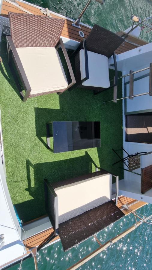 ホテル Charming Boat House In Barcelona With Big Terrace And Solarium サン・アドリア・デ・ベソス エクステリア 写真