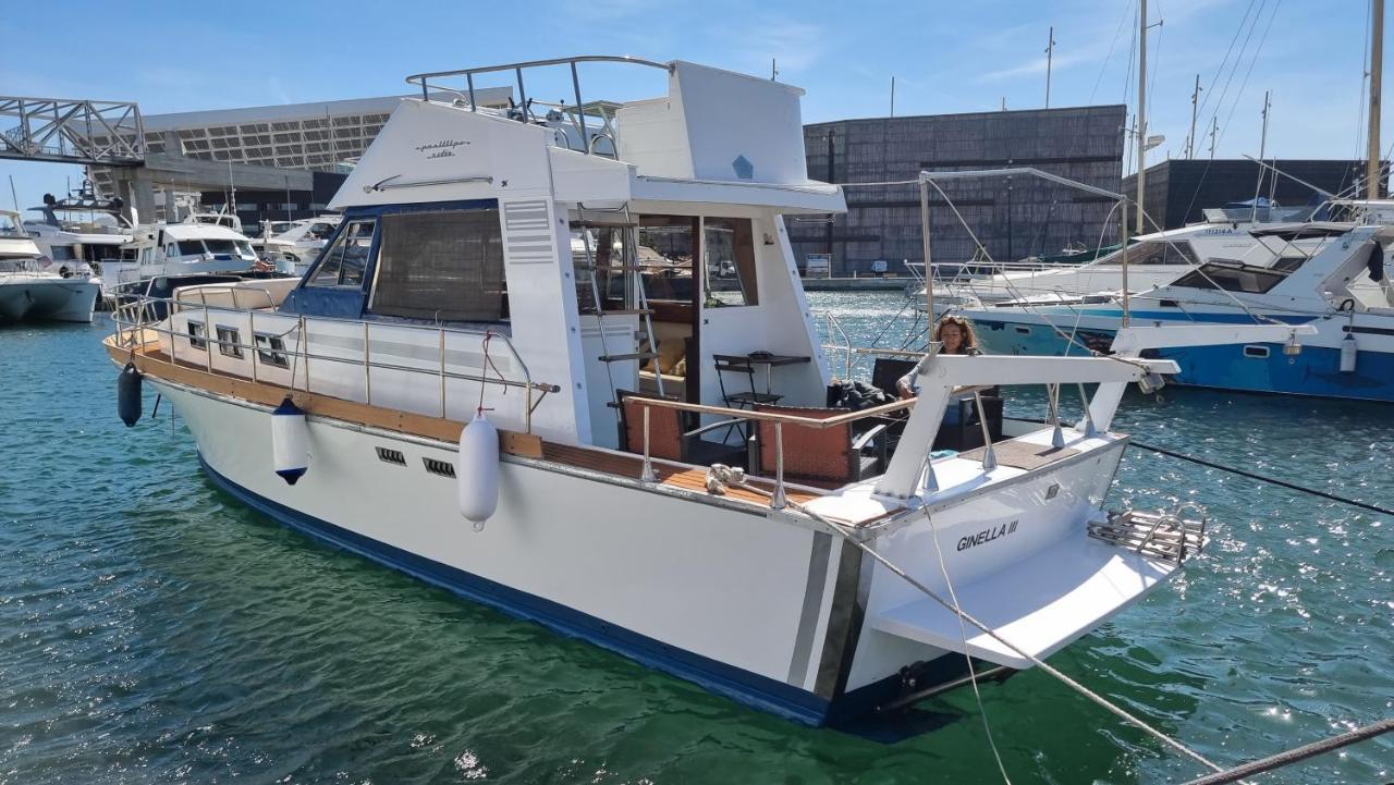 ホテル Charming Boat House In Barcelona With Big Terrace And Solarium サン・アドリア・デ・ベソス エクステリア 写真