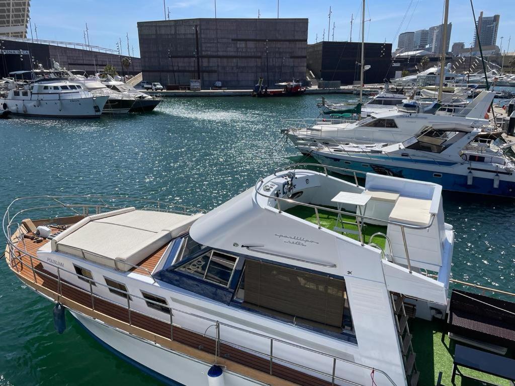 ホテル Charming Boat House In Barcelona With Big Terrace And Solarium サン・アドリア・デ・ベソス エクステリア 写真