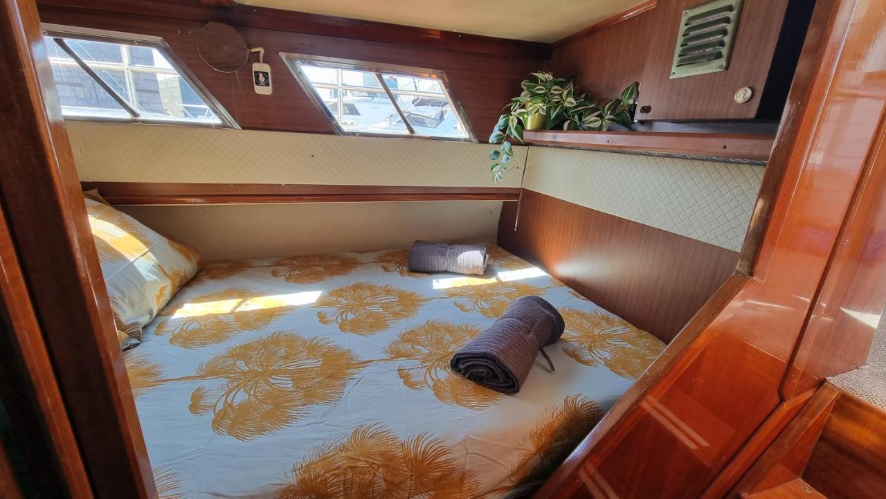 ホテル Charming Boat House In Barcelona With Big Terrace And Solarium サン・アドリア・デ・ベソス エクステリア 写真