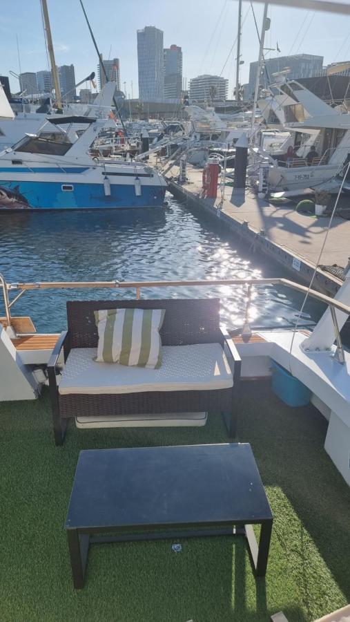 ホテル Charming Boat House In Barcelona With Big Terrace And Solarium サン・アドリア・デ・ベソス エクステリア 写真