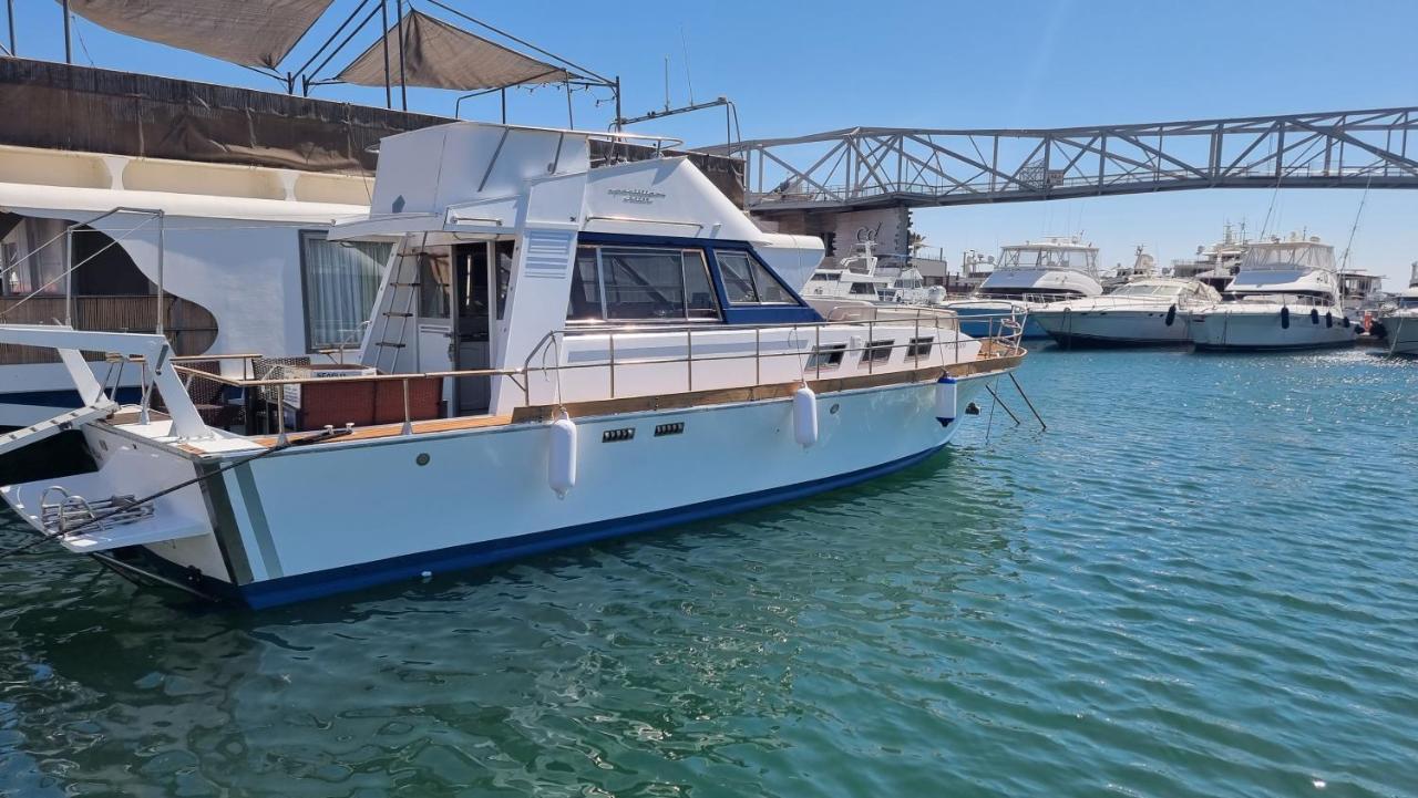 ホテル Charming Boat House In Barcelona With Big Terrace And Solarium サン・アドリア・デ・ベソス エクステリア 写真